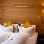 Otel Montfort 3*