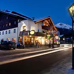 Отель Montfort Санкт-Антон-ам-Арльберг