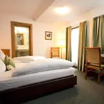 Montfort Otel 3*