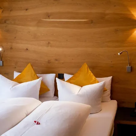 Hotel Montfort 3*