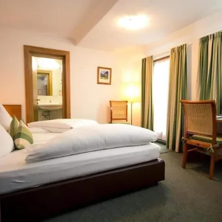 Montfort Hotel 3*