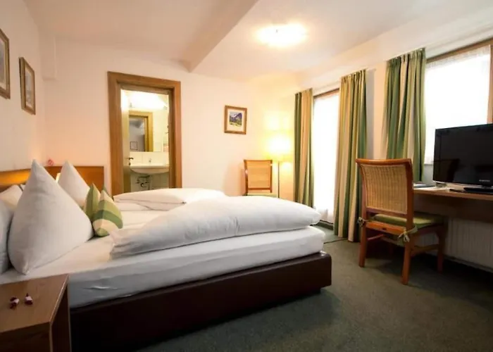 Montfort Hotel 3*