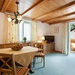 Montfort Hotel